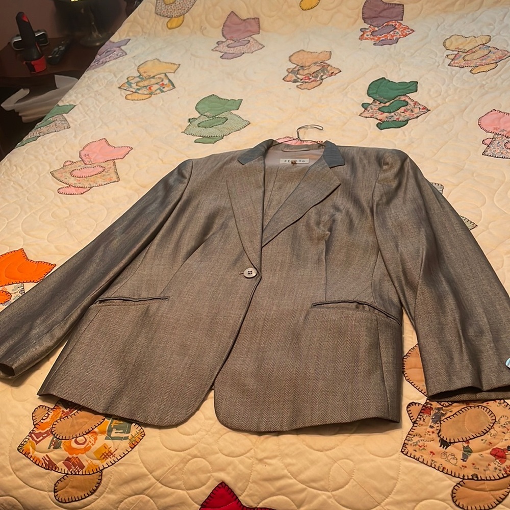 Feraud Italian silk suit.  Size 10-  lovely to wear